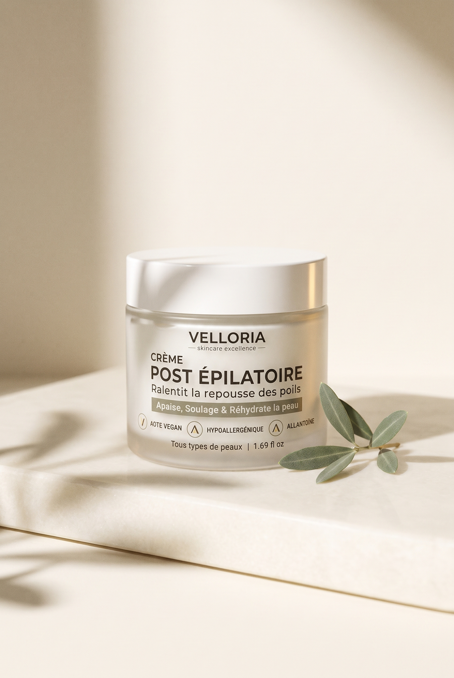 Crème Post Épilatoire VELLORIA — packshot sur pierre ivoire